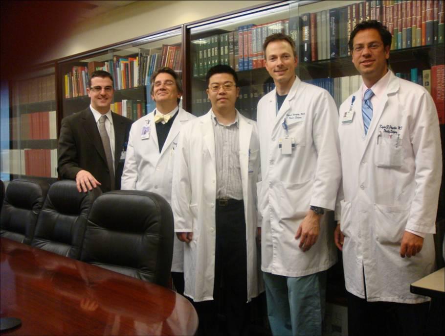 林敬鈞醫師2009至UCI引進推廣雙面複合式隆乳